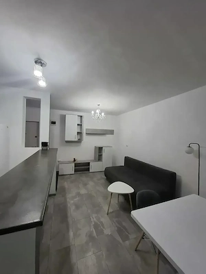 Inchiriez apartament 2 camere ,56mp , zona vivo