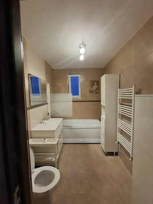 Inchiriez apartament 2 camere ,56mp , zona vivo - imagine 2