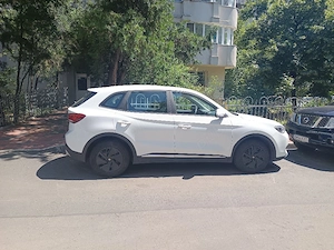 MG ZS hibrid 2025 - imagine 2
