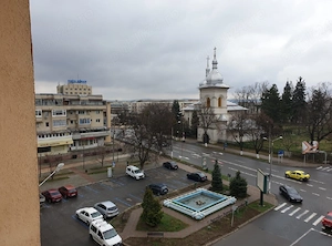 Apartament cu 2 camere - mobilat utilat - priveliște placuta