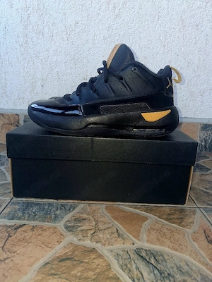 Adidasi Jordan