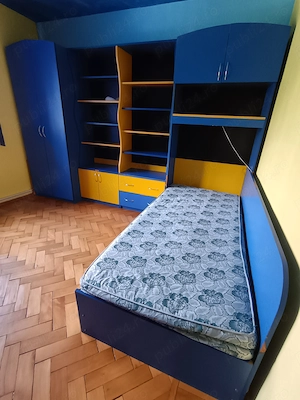 Mobilă de tineret