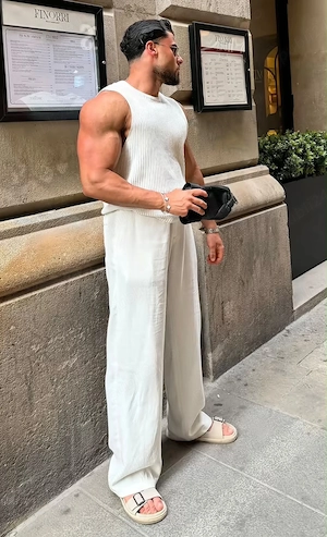 Teddy boy masaj erotic pentru doamne si domnisoare cu discretie si igiena maxima 