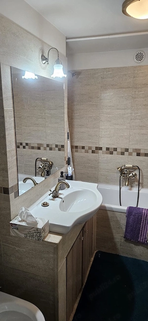 Vand apartament doua camere - imagine 4