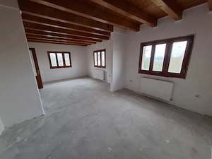 Zona str. Valea Borcutului   casa D+P+M, suprafata construita 320mp si teren 950 mp - imagine 2