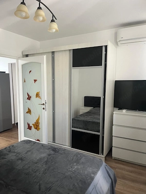 Inchiriez apartament zona centrala ,utilat ,modern - imagine 2