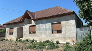 Casa intr-o zona linistita, Bucosnita - imagine 11