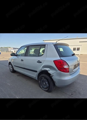 Skoda Fabia 1.2 benzina 2008 Avariat - imagine 3