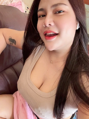 Sunt o fată asiatică Și sunt nouă aici, IASI. Contactează-mă WhatsApp  