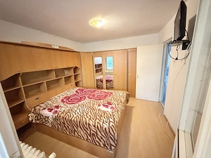 Direct proprietar! Apartament 3 camere decomandat - 5 minute de metrou Valea Ialomitei - imagine 3