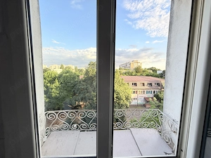 Direct proprietar! Apartament 3 camere decomandat - 5 minute de metrou Valea Ialomitei - imagine 9