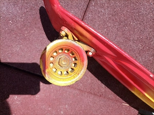 Skateboard unic cu lumini   vopsit manual, stare excelentă!