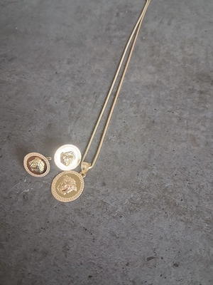 Vând set bijuterii din aur 14k, model actual Medusa- Versace