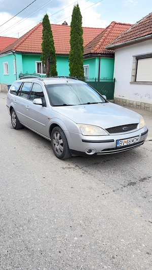 Ford Mondeo din 2002 de 1,8 Bezina 