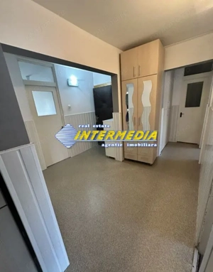 De Vanzare Apartament 4 camere decomandat 83 mp etaj 1 finisat complet - imagine 2