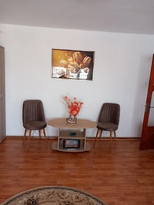 vand apartament 2 camere 