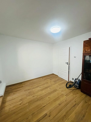 Apartament 4 camere, 85mp, Tineretului 27, Parter, vis- -vis de parc   Posibil chirie - imagine 5