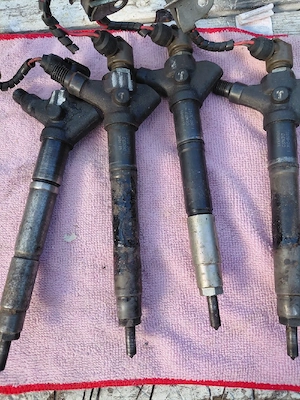 Vand injectoare Toyota RAV4  - imagine 2