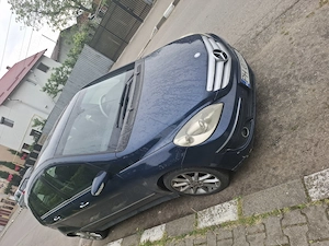 Mercedes B 180  