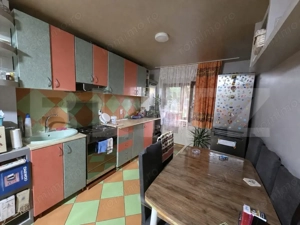 Apartament de vânzare – zonă centrală, 50 mp, ideal și pentru spațiu comercial - imagine 2