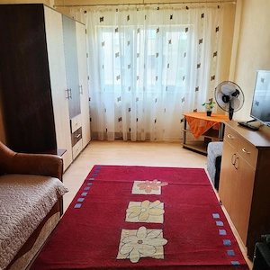 Închiriez apartament 2 camere zona Decebal