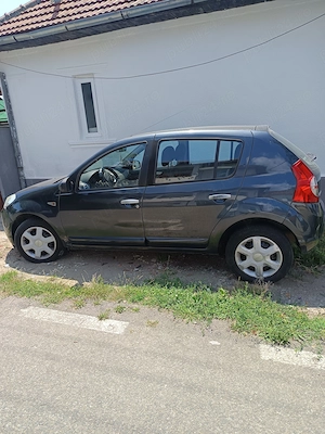Dacia Sandero ,1,6 din 2008 - imagine 2