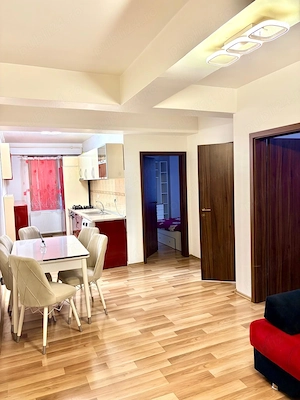 Proprietar, vând apartament 3 camere decomandat | Complet mobilat si utilat | Parcare privata - imagine 5
