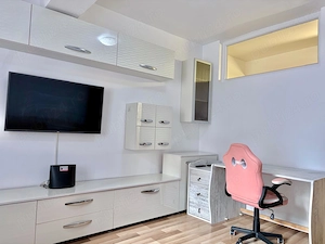 Proprietar, vând apartament 3 camere decomandat | Complet mobilat si utilat | Parcare privata - imagine 8