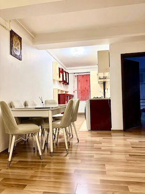 Proprietar, vând apartament 3 camere decomandat | Complet mobilat si utilat | Parcare privata - imagine 6