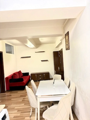 Proprietar, vând apartament 3 camere decomandat | Complet mobilat si utilat | Parcare privata - imagine 4