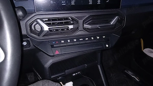 Vand Dacia DUSTER , an iunie 2024, benzina,4x4, nelovita, impecabila - imagine 9
