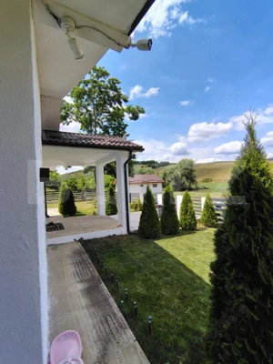 Casă individuală în natură, 4 camere, teren 1400 mp, în Suatu - imagine 3