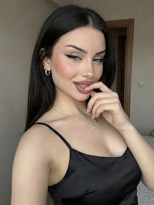 Brunetă skinny!!! 