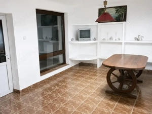 Casă cu 3 apartamente+garaje - 372 mp și teren liber, 1.413 mp în Deva  - imagine 4
