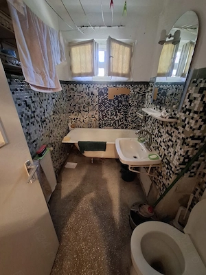 Vând apartament cu 2 camere confort 1 semidecomandat bloc de 4 etaje  - imagine 5