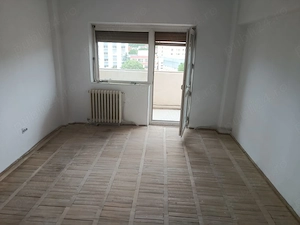 Apartament 3 camere, decomandat, pe Bulevardul Decebal, 66,76 mp utili + balcon (zona LIDO  Spital) - imagine 3