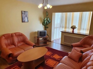 proprietar inchiriez ap. 2 camere plus Living