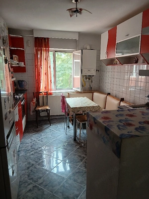 Vând apartament 3 camere  - imagine 3