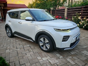 Kia Soul Premium, baterie 64 kwh, autonomie 460 km, 204 CP putere - imagine 2