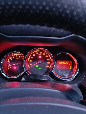 Duster 1.6 benzină 16 valve  - imagine 6