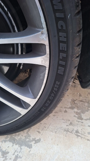 vând genti pt skoda pe 18 cu cauciucuri Michelin pilot 5 - imagine 4