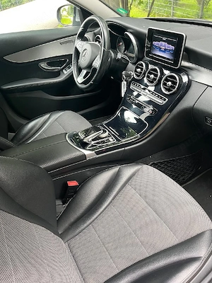 Mercedea C Class - imagine 4