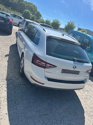 Skoda Supeeb - imagine 3