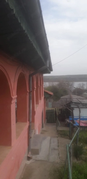 Ocazie! Urgent Casă bătrânească de vânzare pe malul Dunării   Ostrov, Constanța - imagine 3