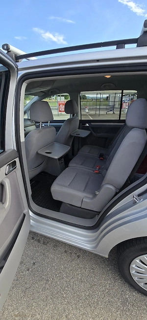 VW Touran 2009, 7 locuri, carlig - imagine 5