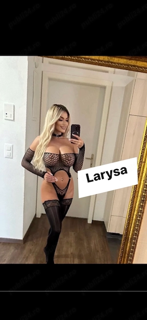 La mine nu ai mai fost blondă siliconata piercinguri zona intimă sfârcuri fac și deplasări party 