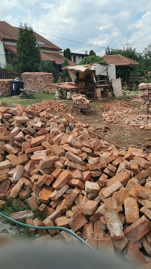 Vînd cărămidă de fabrica din demolari dimensiune 30 15 7 si24 12 6