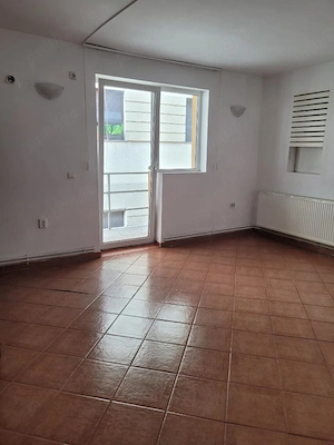 inchiriez apartament 4 camere - imagine 3