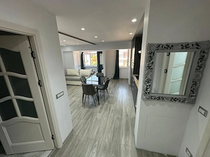 Vand apartament cu 3 camere decomandat ultacentral - imagine 11