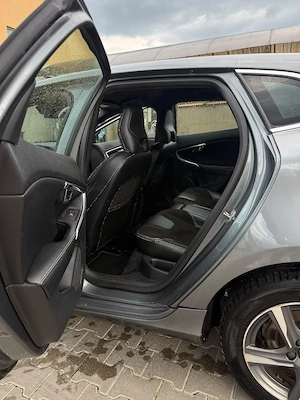 Volvo V40 D2   2016 | 2.0 Diesel | 140 CP - imagine 4